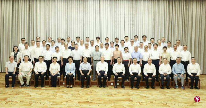 反腐风暴下医药专家获邀北戴河休假 分析:安抚士气