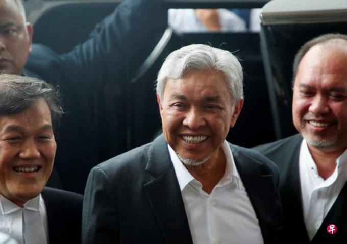 胡逸山:撤控阿末扎希牵动马政治动向