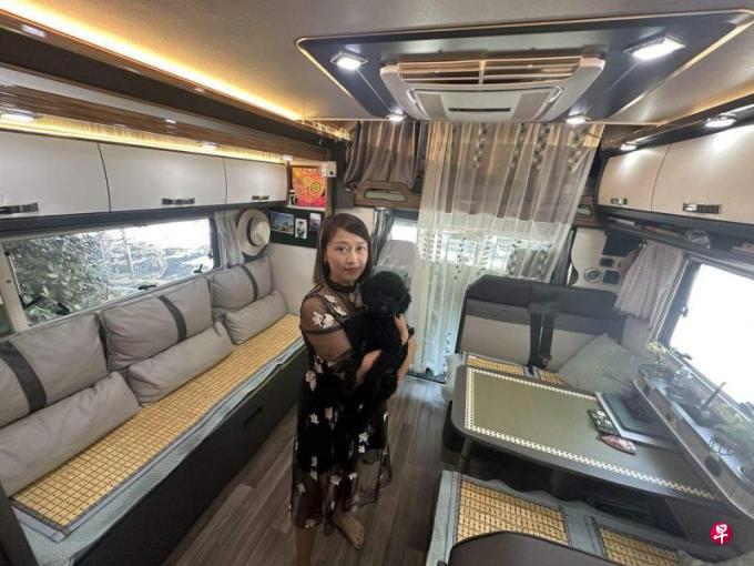 向往自由生活 深圳人住房车过“游牧”生活