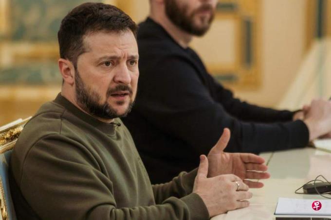 泽连斯基英雄叹迟暮?