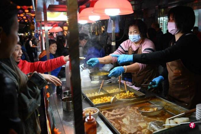 学者:区议会单打独斗拼经济 不如港府划一统筹