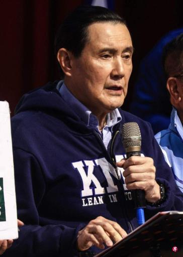 马英九:专访原意是两岸要有互信以免走上战争