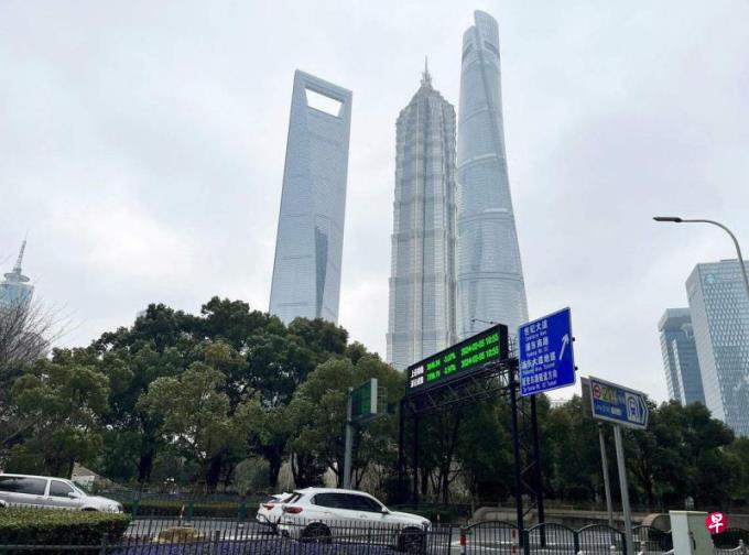 中国官方加码救市 股市结束“六连跌”强劲回弹