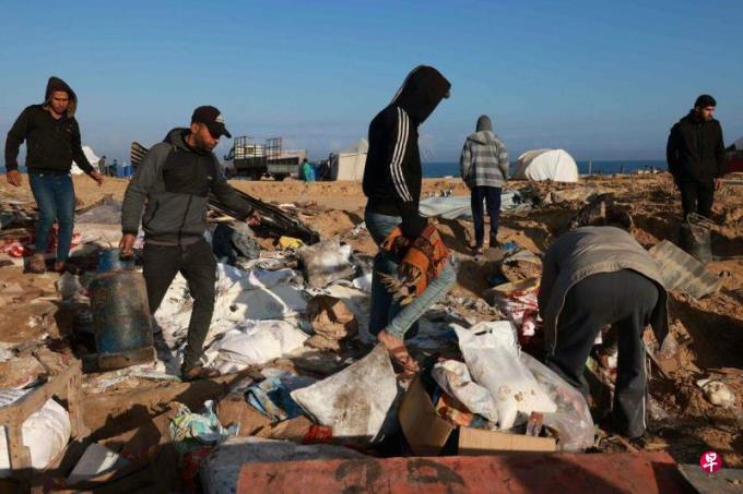 加沙民众暴力掠夺物资 世界粮食署暂停运输