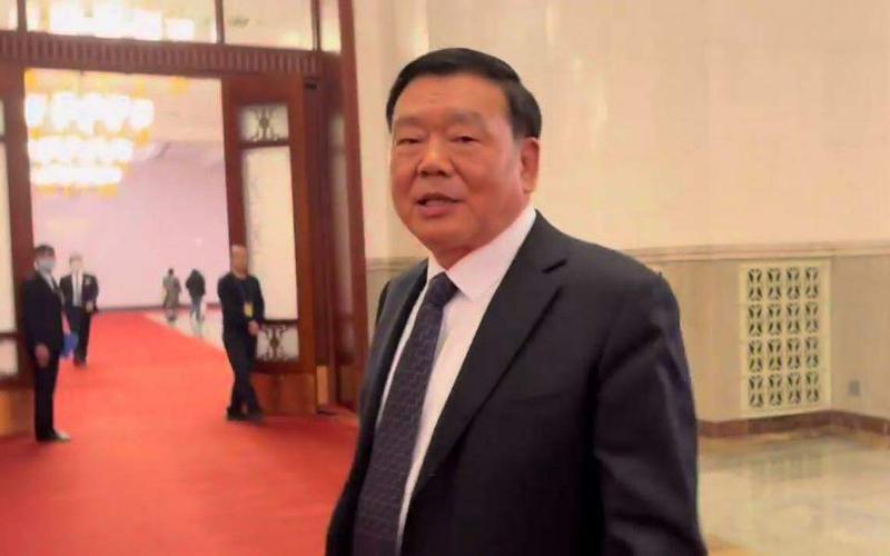 娄勤俭回答《联合早报》记者:李尚福已经不是人大代表 不能参加两会