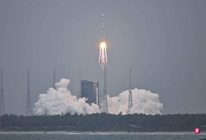 中国探月工程鹊桥二号中继星成功发射