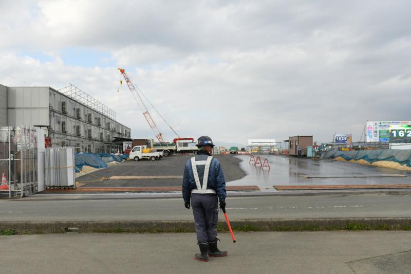 近几个月来,数千名工人昼夜不停地轮班工作,建设台积电晶圆厂,为投产做准备。