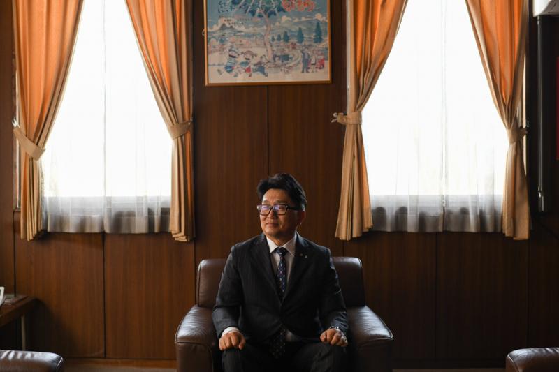 菊阳町町长吉本孝寿说,一直在当地有生产的索尼帮助地方官员将台积电吸引到了小镇。