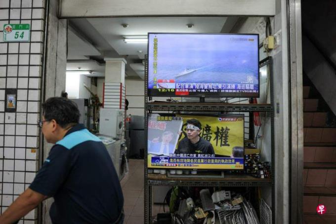 李志扬:在台北看大陆军演