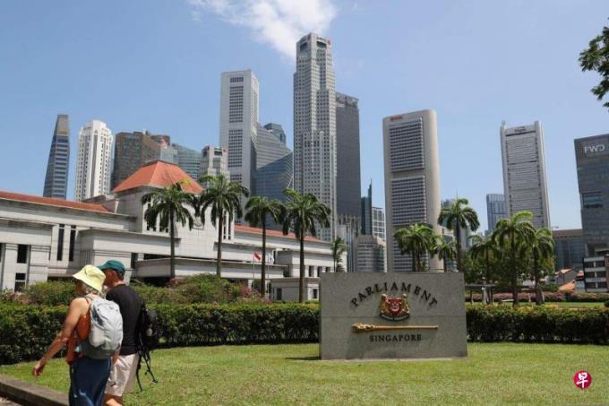 社会:不亢不卑面对国家治理的褒贬