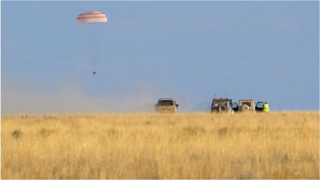 尽管有助推器和降落伞减缓下降速度,但从国际空间站返回地球的旅程仍然相当坎坷。