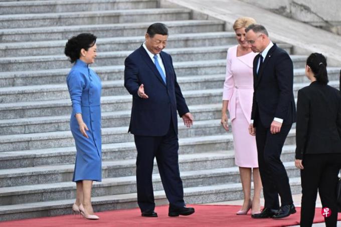 习近平批评欧美借中俄正常贸易抹黑