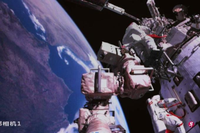 神舟十八号航天员乘组完成第二次出舱活动