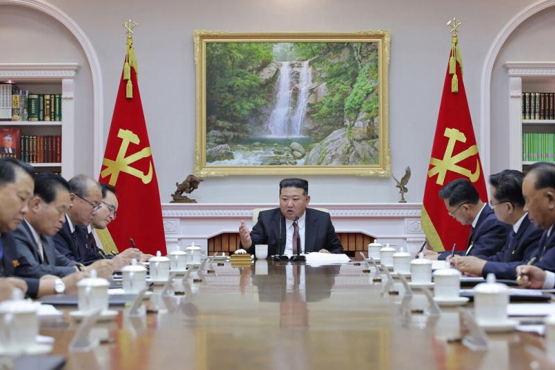 金正恩对权力的掌握依赖于给个人崇拜注入新的活力。