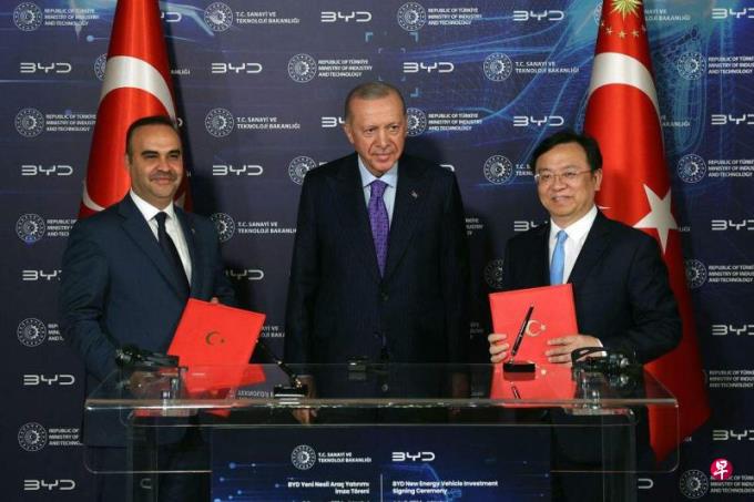 比亚迪与土耳其签署协议 投10亿美元设厂