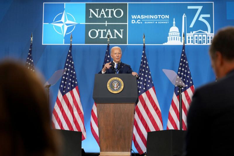 “我相信我最有资格执政,”拜登周二晚间表示。“我认为我是最有机会获胜的。”