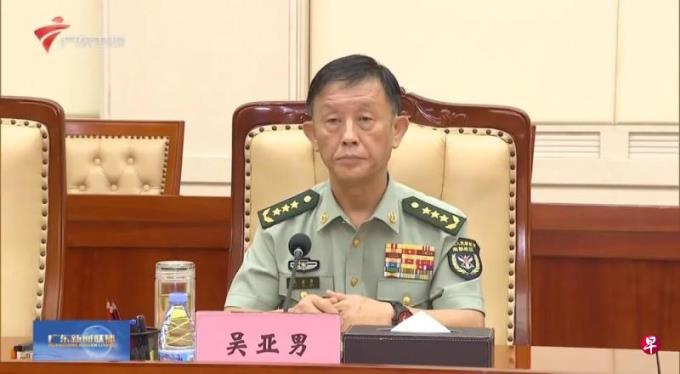 吴亚男已任解放军南部战区司令员