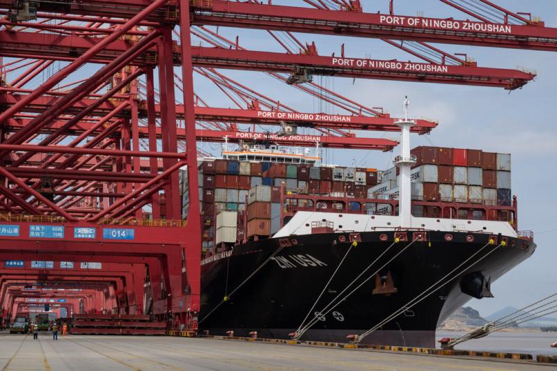 美中之间的沟通在过去一年里有所改善,但由于在产业政策和绿色能源方面存在分歧,两国的经济关系仍然紧张。