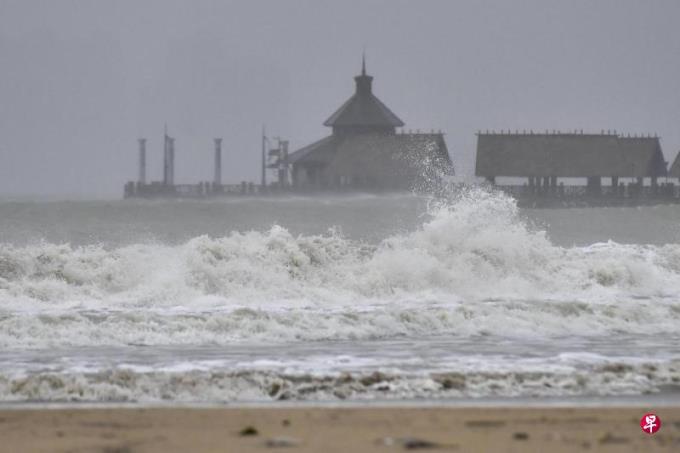 超强台风“摩羯”在海南省文昌市沿海登陆