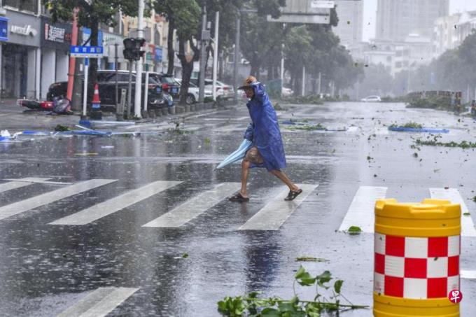 超强台风“摩羯”登陆 海南掀起狂风暴雨