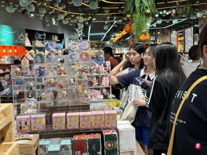 特稿:中国消费降级IP潮玩逆袭