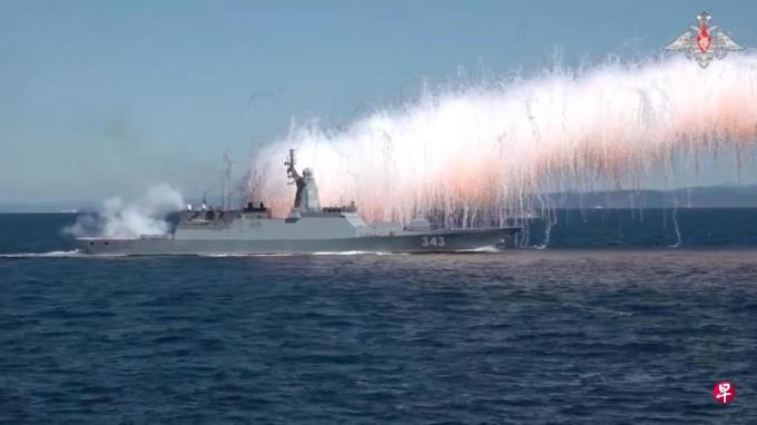 中俄在日本海联合军演 实战演练防空和反潜武器