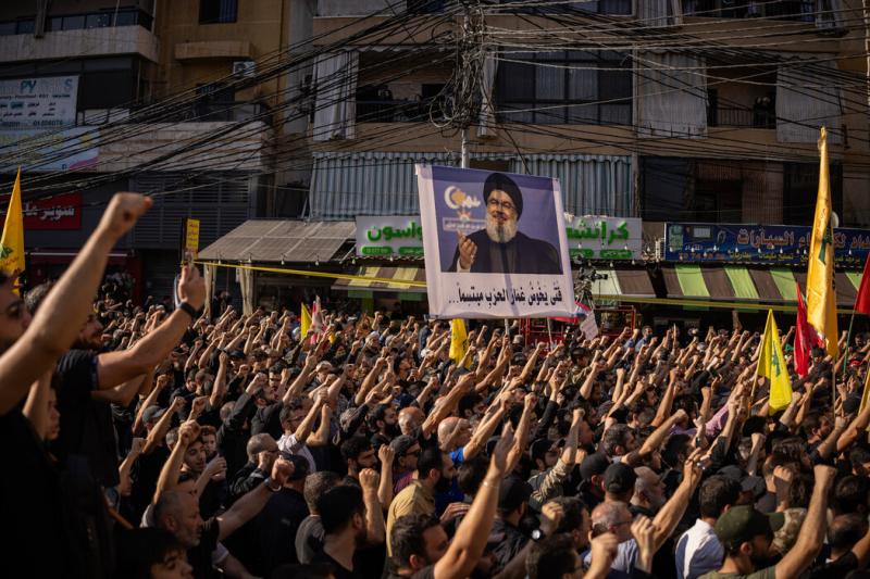 8月,真主党支持者在贝鲁特南部郊区参加葬礼。