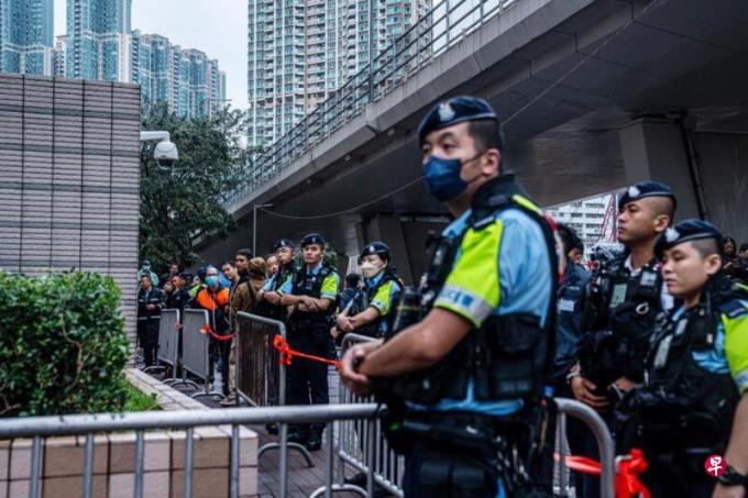 美国将对多名香港官员实施新的签证限制