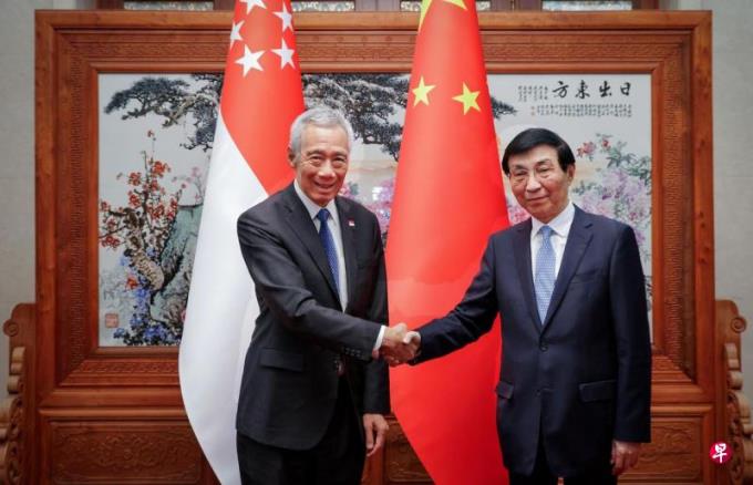 中国全国政协主席王沪宁:相信李显龙资政将在新中关系继续发挥重要作用