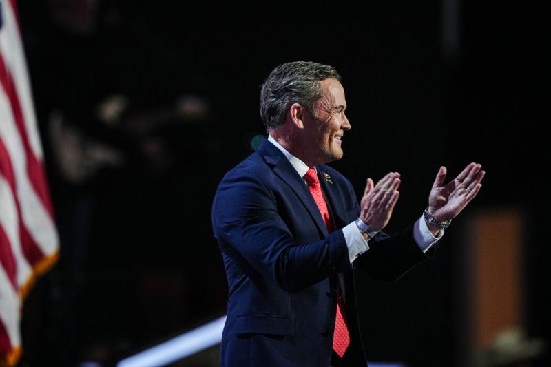 特朗普的国家安全顾问人选、众议员迈克尔·瓦尔兹坚称,这位新当选总统的工作与现任总统并无冲突。