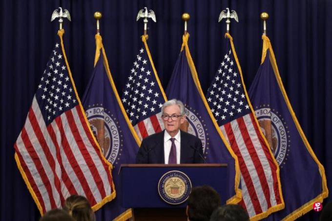 美联储如期再降息25基点 预计明年降息次数砍半至两次