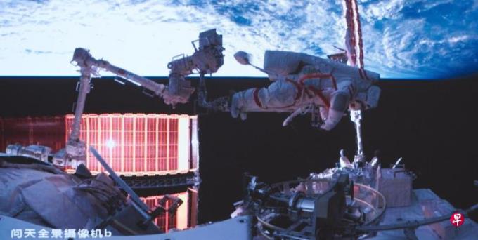 中国航天员太空漫步时长刷新世界纪录