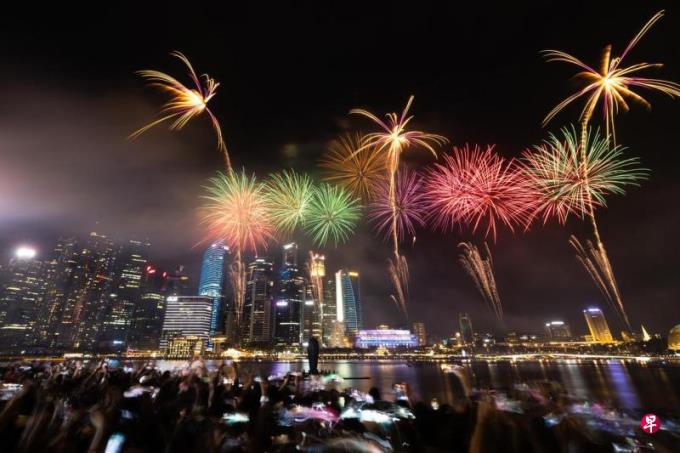 社论:反思建国精神 共织新新加坡梦