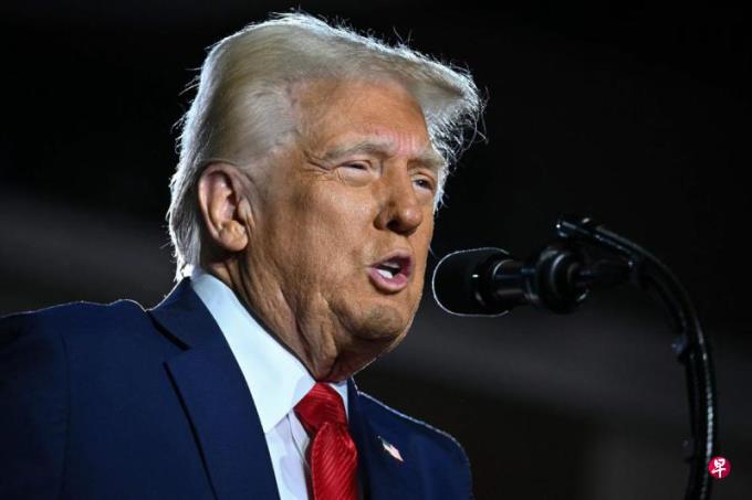 美国关税打压 哥伦比亚屈服接收被遣返国民