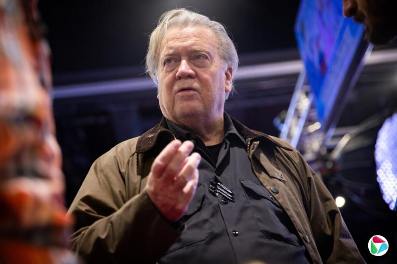 史蒂芬·班农在特朗普总统的一些支持者中很有号召力,特朗普的成功离不开这些人。但现在,班农正在明确表示不太喜欢埃隆·马斯克。