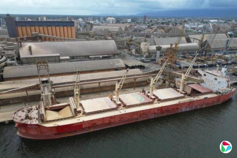 中方加征报复性关税后 美国逾30船大豆正运往中国