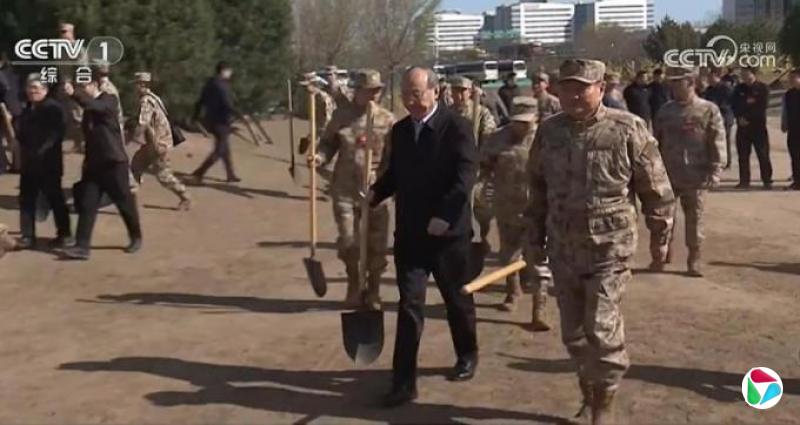 张又侠和尹力参加北京义务植树活动