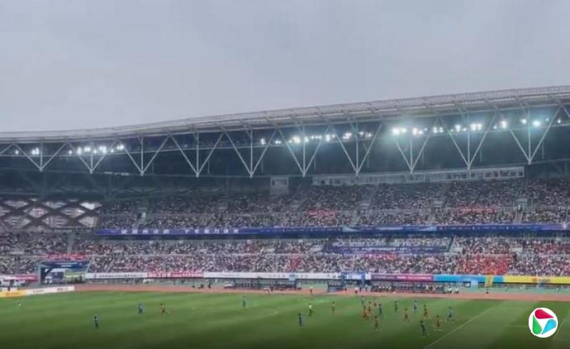 江苏城市足球联赛火爆 上座率超中超场次