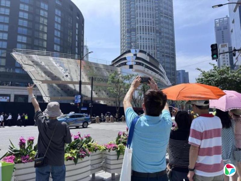 高奢消费寒冬下 LV上海“巨轮”逆势启航