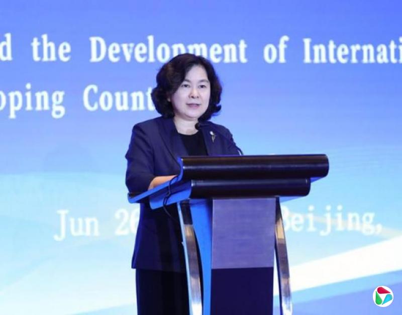 华春莹:试图扭曲2758决议是侵犯中国主权