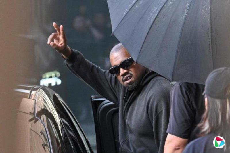 “侃爷”上海演唱会迟到早退 歌迷高喊退票