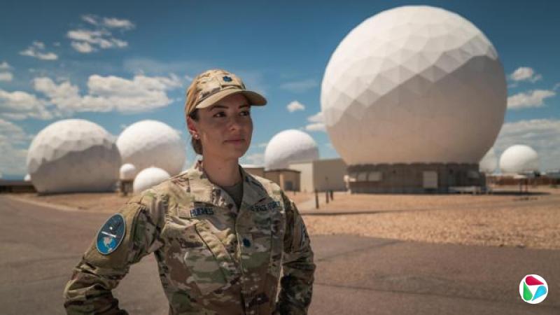 ˹УAnn Hughesվڿһ״ǰ