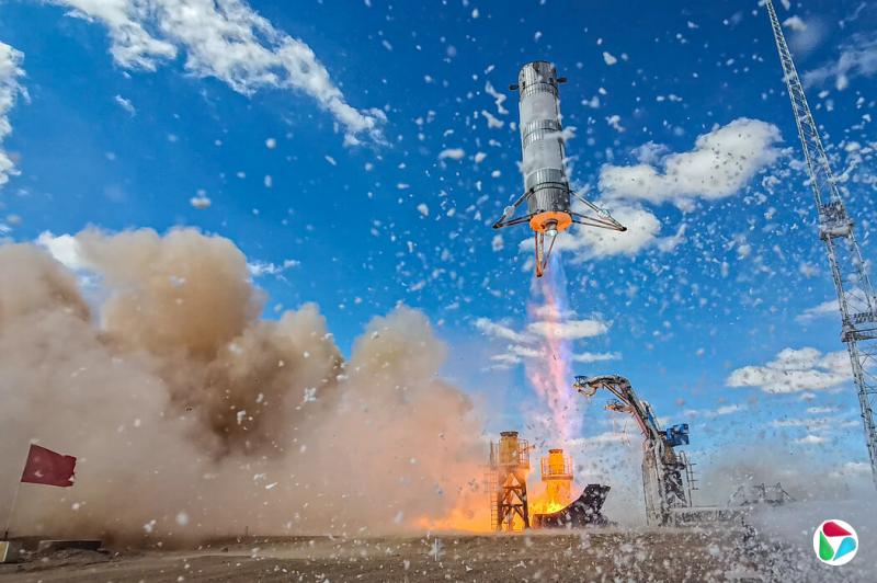中国蓝箭航天公司研制的朱雀三号运载火箭。去年9月,该火箭进行了一次垂直起降试验。未来它可能与猎鹰9号运载火箭一较高下。
