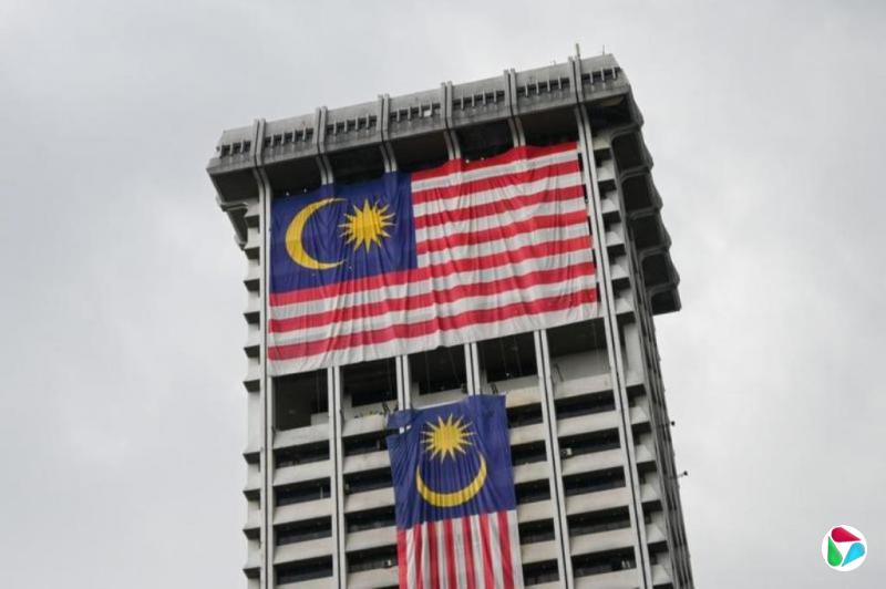 马国槟州五金店倒挂国旗惹议 警方介入调查