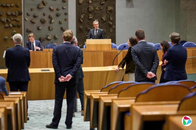 荷兰政府新社会契约党部长集体辞职 内阁裂痕加剧