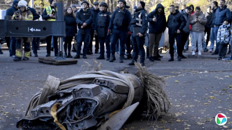 Ķ˹߳ٵʯZirconĲк˻һ¥УһȺΧ