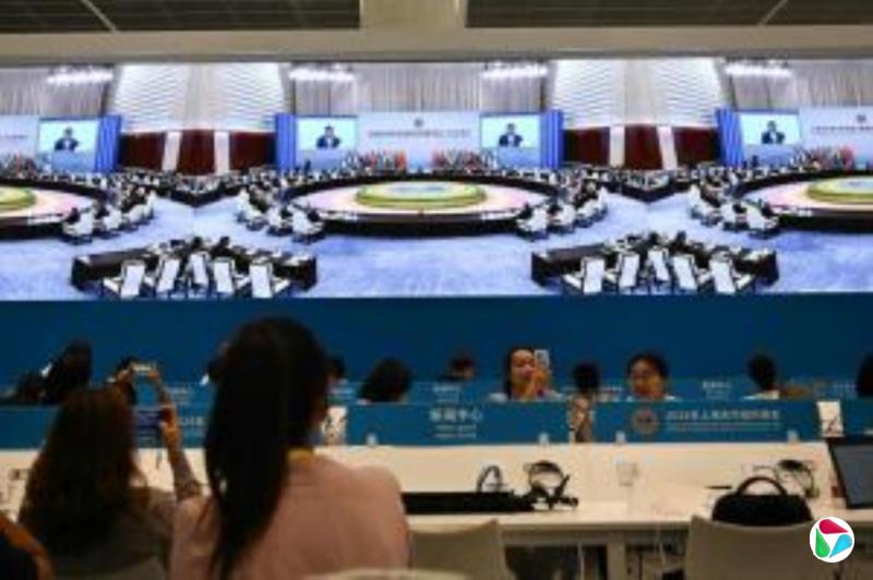 习近平:继续坚持拆墙不筑墙、融合不脱钩