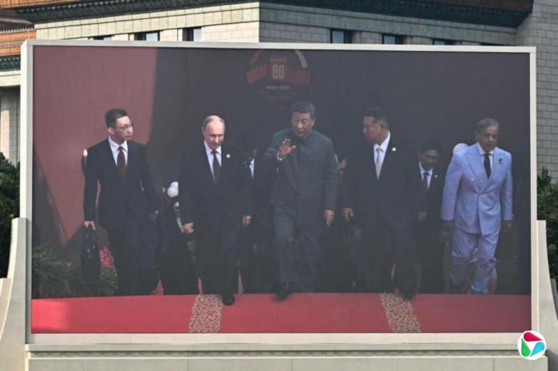 朝鲜内宣媒体纷纷报道金正恩抵京消息