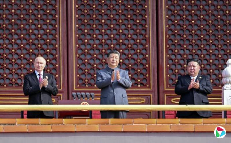 中俄朝阅兵式同框 特朗普批密谋抗美 欧盟指反西方