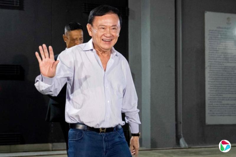 泰国警方确认前首相达信已离开泰国